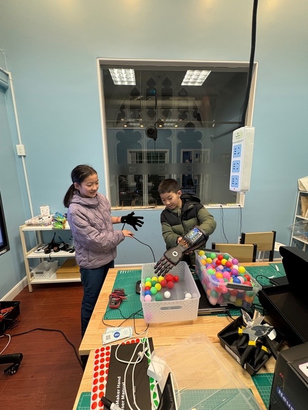 NeuroMaker classroom exploring the brain and nervous system