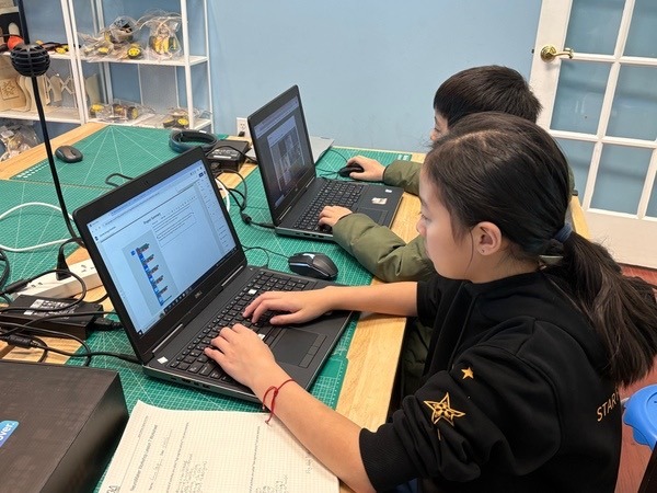 EEG headband and micro:bit BCI experiment setup
